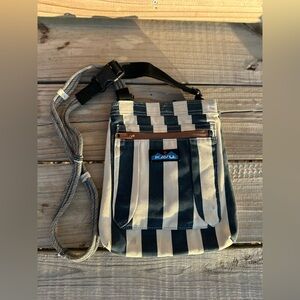 Kavu Keeper Crossbody